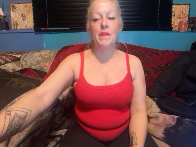 Oyzterpearl's BongaCams show and profile