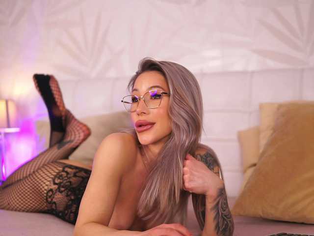 NyrobiNova's BongaCams show and profile