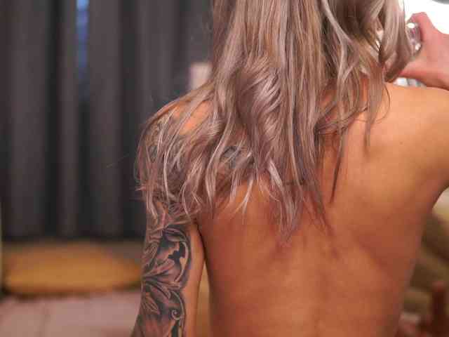 NyrobiNova Live Webcam on BongaCams