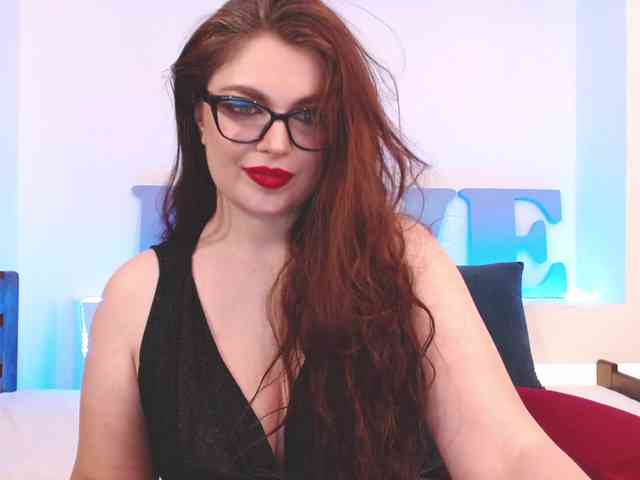 ChloeCaramel webcam