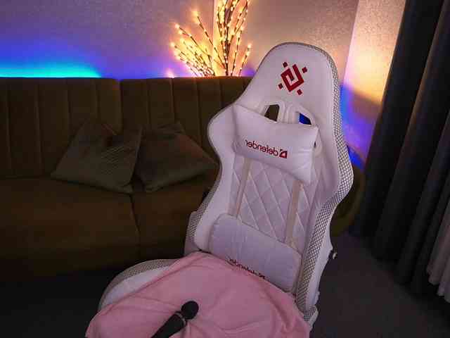 AngelAmaliaa AngelAmaliaa