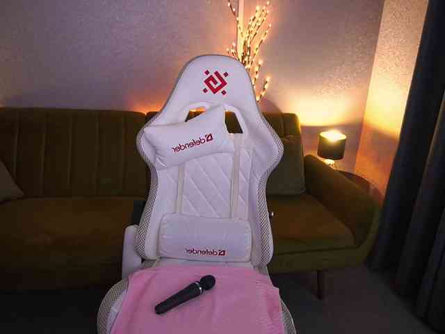 AngelAmaliaa AngelAmaliaa