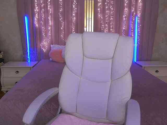 AngelAmaliaa AngelAmaliaa