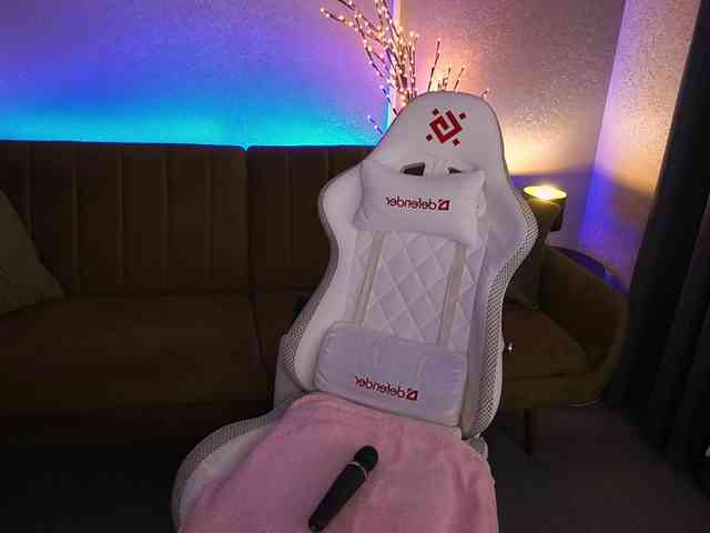 AngelAmaliaa AngelAmaliaa