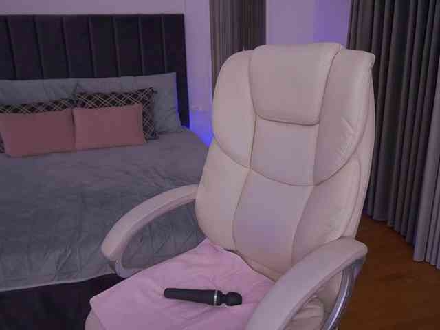 AngelAmaliaa AngelAmaliaa