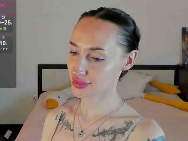 KellyJacksoon webcam