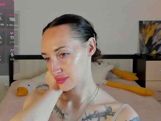 KellyJacksoon webcam