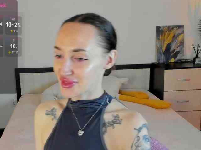 KellyJacksoon webcam