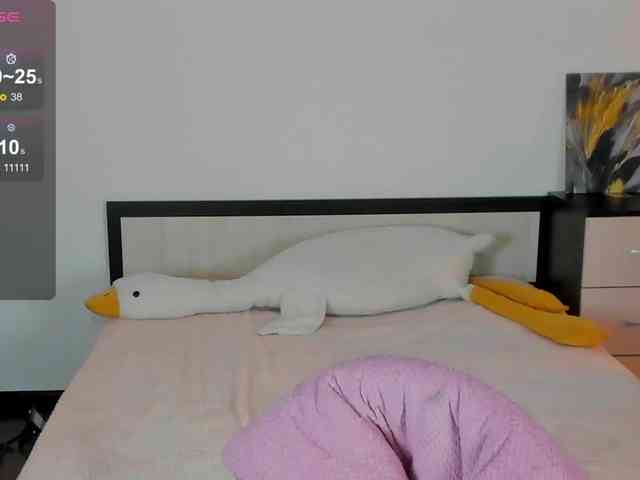 KellyJacksoon webcam