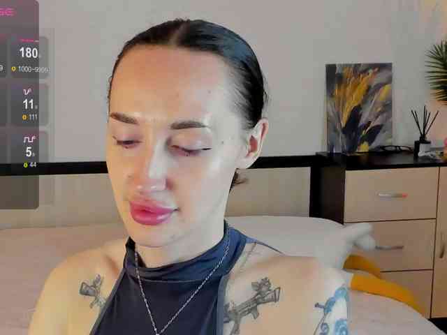 KellyJacksoon webcam