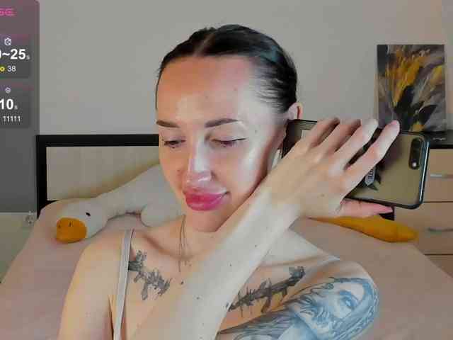 KellyJacksoon webcam