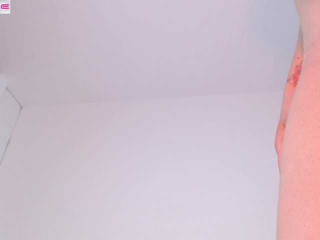 LauryMoons's BongaCams show and profile