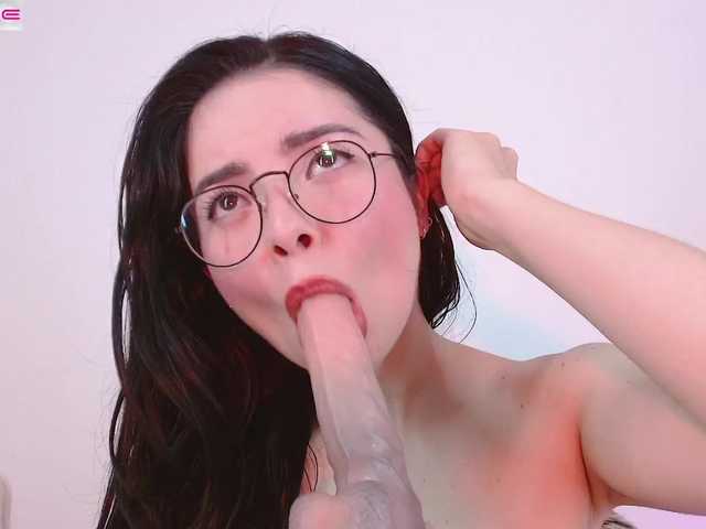 LauryMoons's BongaCams show and profile