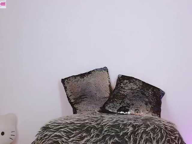 LauryMoons's BongaCams show and profile