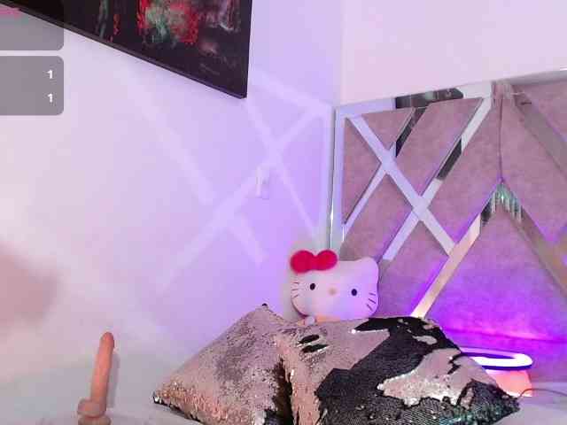 LauryMoons webcam