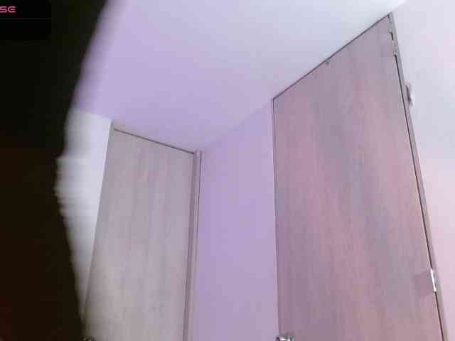 LauryMoons webcam