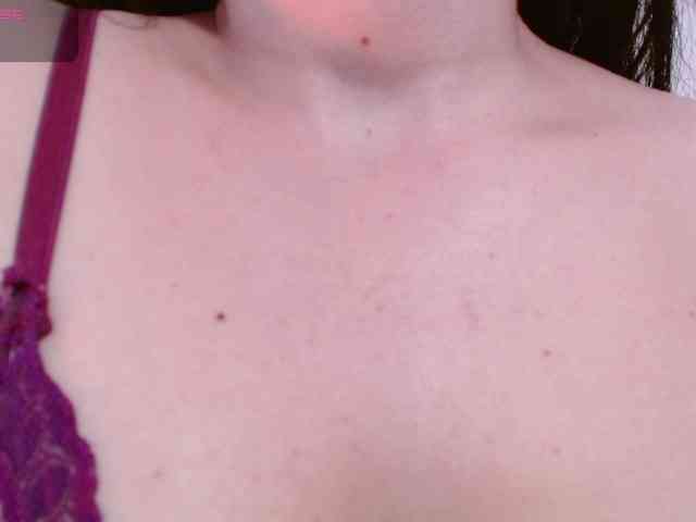 LauryMoons webcam
