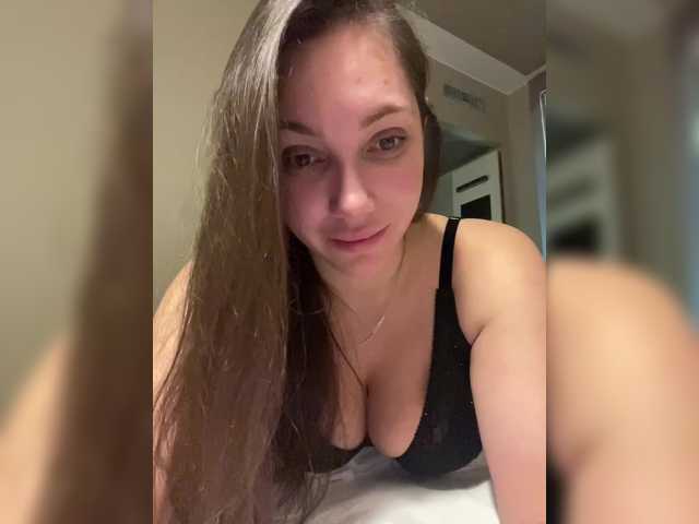kATTYf's BongaCams show and profile