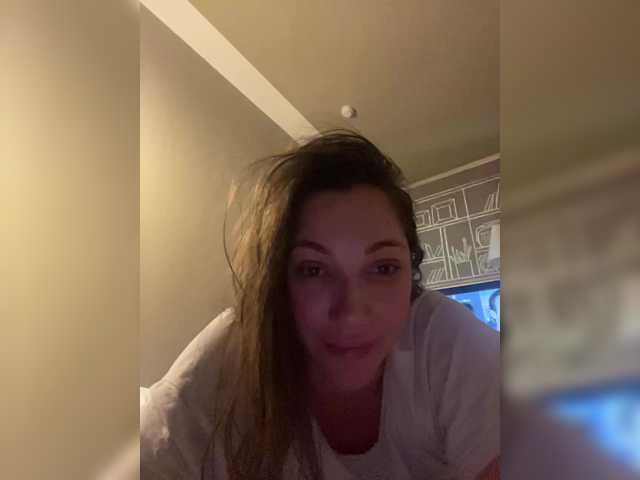 kATTYf's BongaCams show and profile