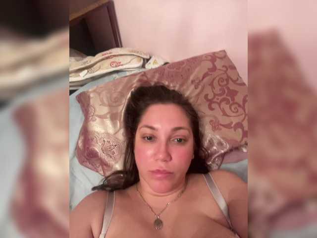 kATTYf's BongaCams show and profile