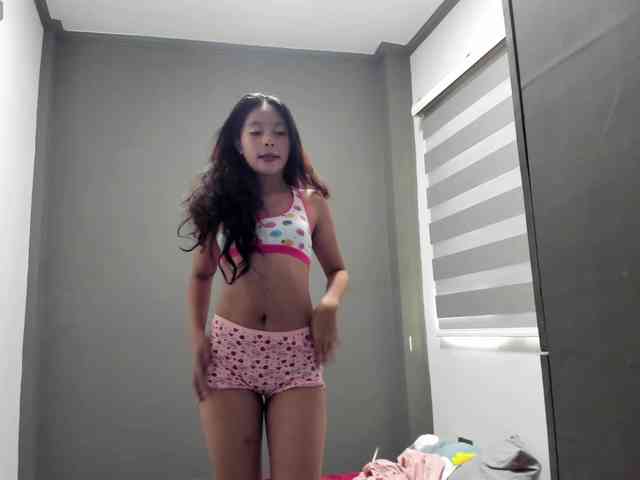 BiniBiniBunBun webcam