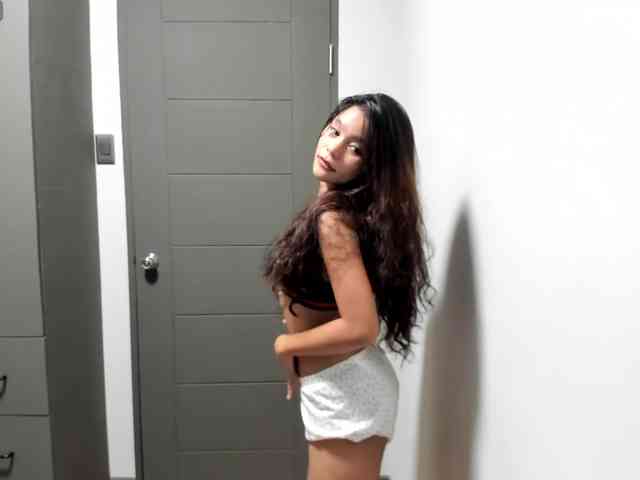 BiniBiniBunBun webcam
