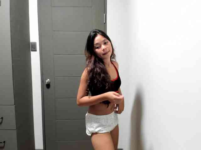 BiniBiniBunBun webcam