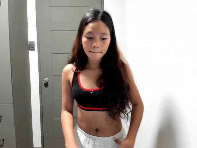 BiniBiniBunBun webcam