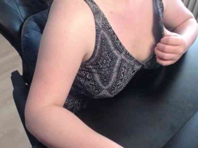 Celina-Rose webcam