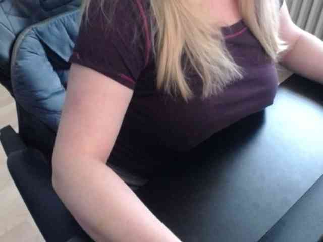 Celina-Rose webcam