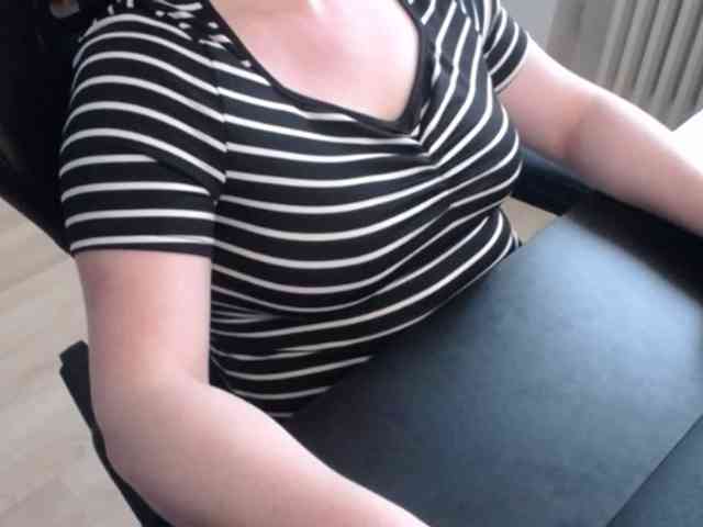 Celina-Rose webcam