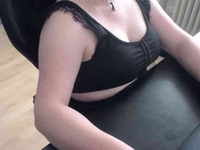 Celina-Rose webcam