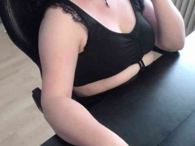 Celina-Rose webcam