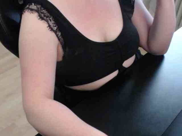Celina-Rose webcam