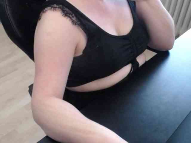 Celina-Rose webcam