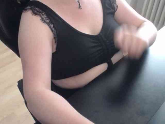 Celina-Rose webcam