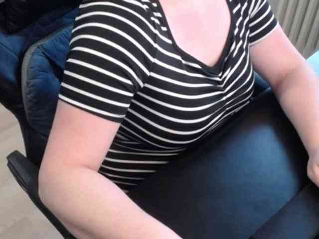 Celina-Rose webcam