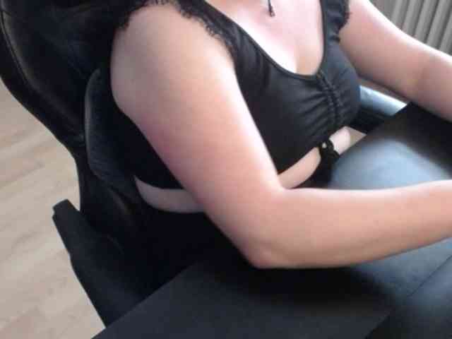 Celina-Rose webcam