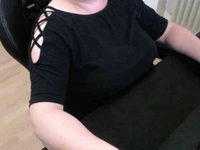Celina-Rose webcam
