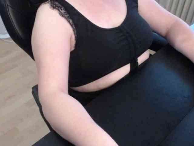 Celina-Rose webcam