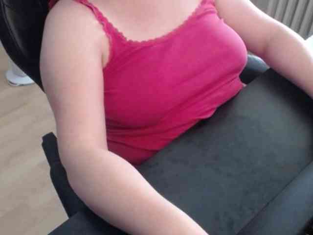 Celina-Rose webcam