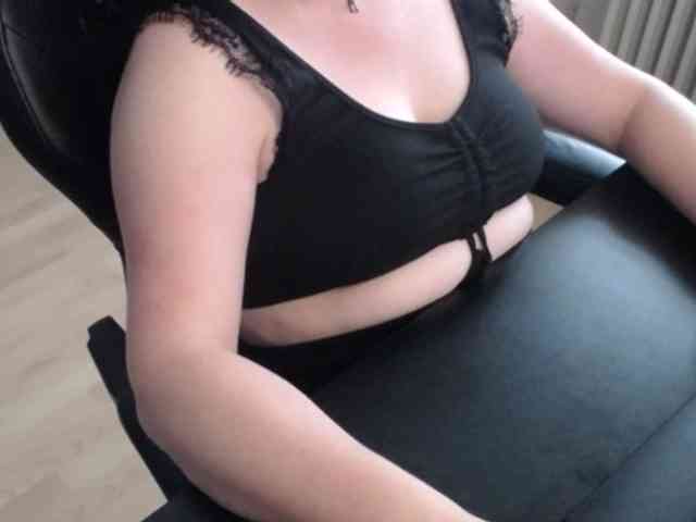 Celina-Rose webcam