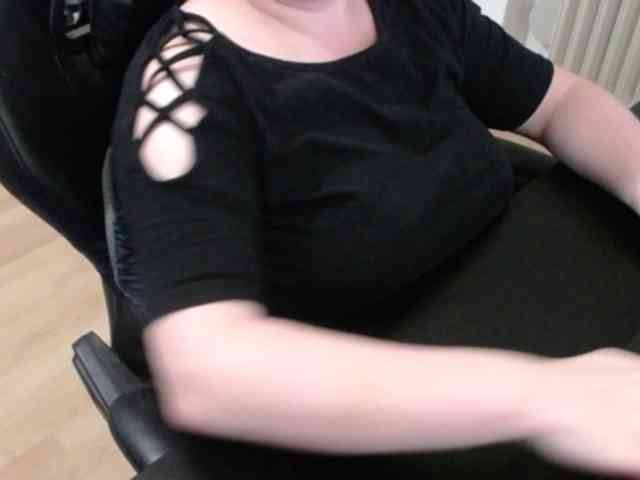 Celina-Rose webcam