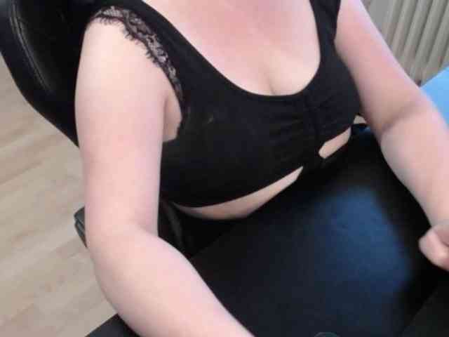 Celina-Rose webcam