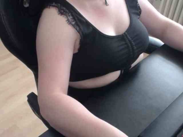 Celina-Rose webcam