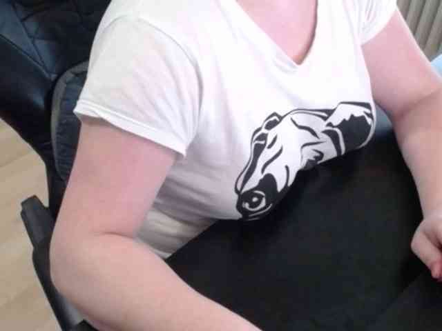 Celina-Rose webcam
