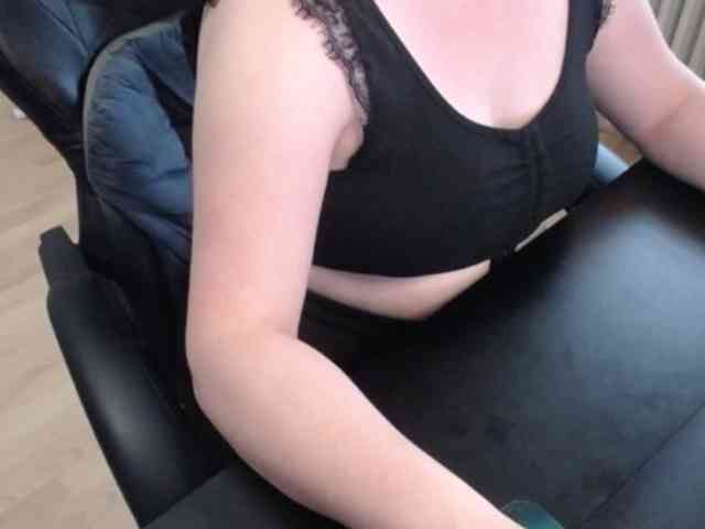 Celina-Rose webcam