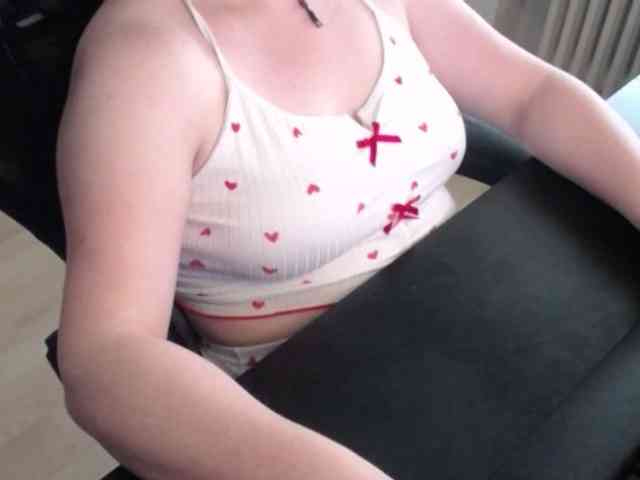 Celina-Rose webcam