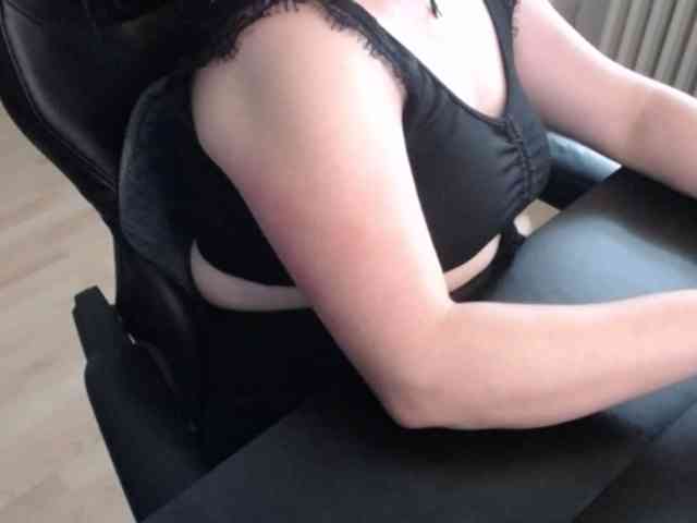 Celina-Rose webcam
