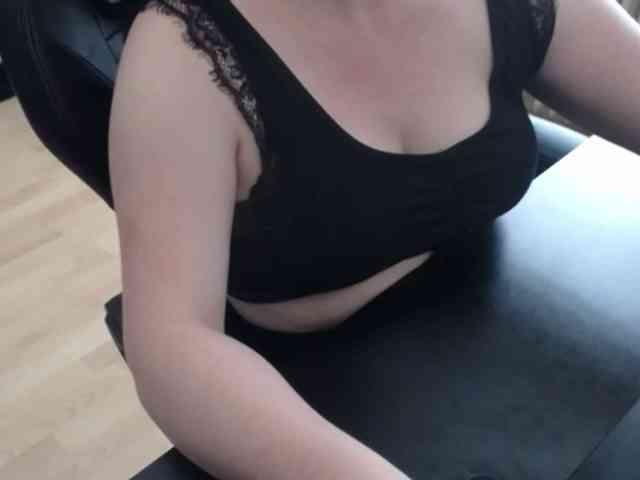Celina-Rose webcam